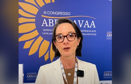 O Papel do Acolhimento e da Escuta Ativa na Visão de Heloiza Diniz no Congresso ABRAPAVAA